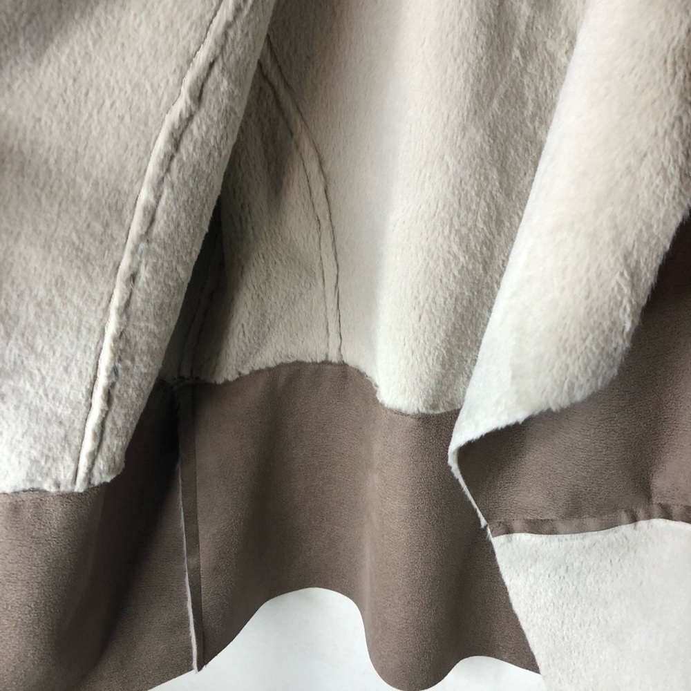 Chicos Sz 1 Medium Faux Suede Shearling Vest Tan Cream Boho Chic Casual Retro - Picture 5 of 10